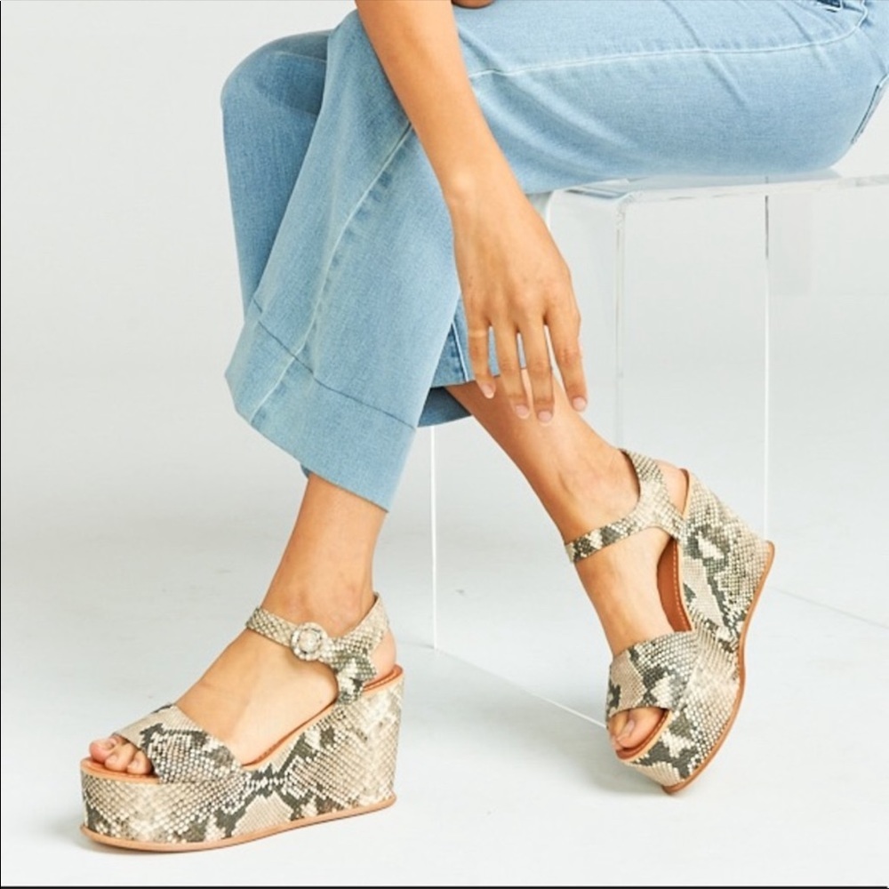 Dolce Vita Datiah Wedge Heels Snake Skin